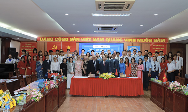 Bước tiến mới trong quan hệ hợp tác đào tạo giữa TDC và CSG